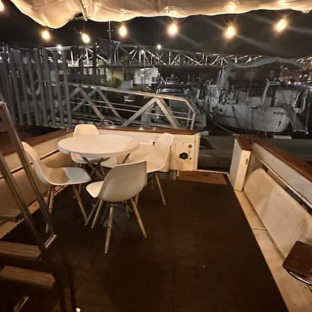 Botel Andrea House's