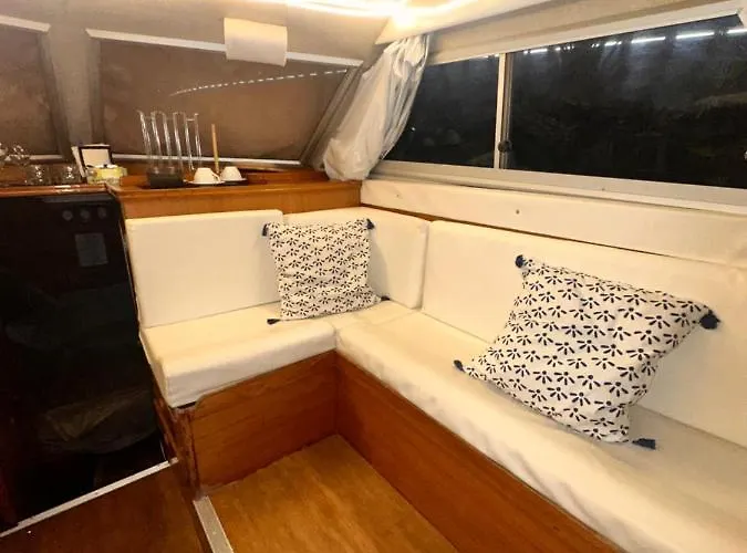 Andrea House's بوتيل برشلونة
