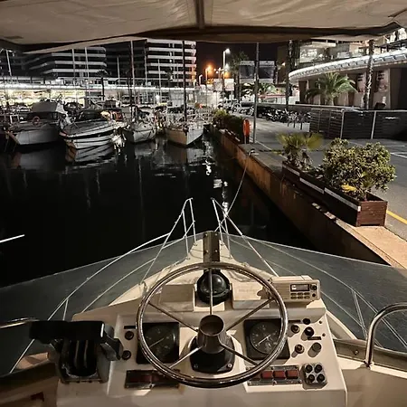 Andrea House's Båthotell Barcelona